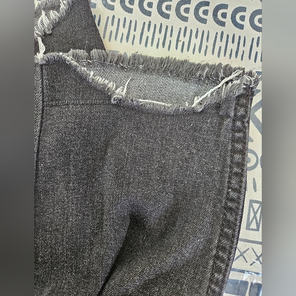 ✨️ Free People Jeans Destroyed Ankle Skinny Jeans Raw Black Color Size 29 - Picture 15 of 16